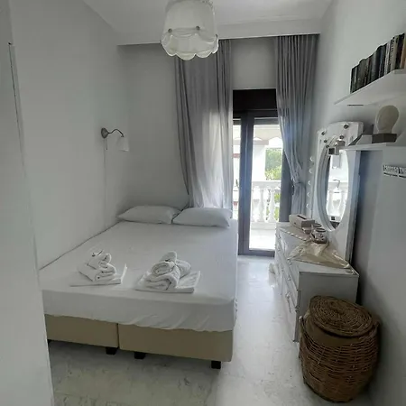 J&j Seaview Apartman Ofrínio